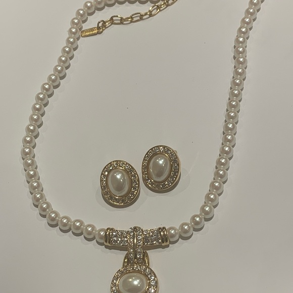 GORGEOUS VENDOME/CORO NECKLACE SET - Picture 3 of 5